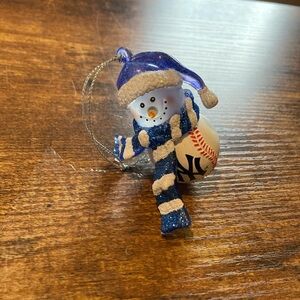 2006 Vintage MLR NY Yankees logo ornament